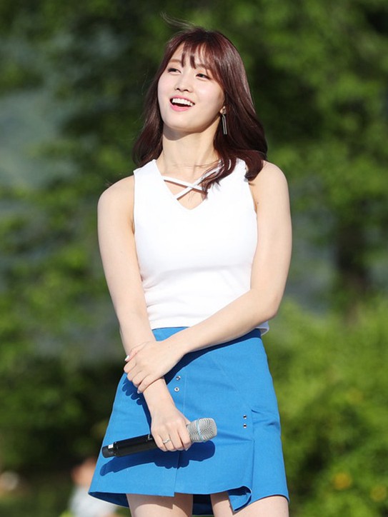 TWICE MOMO 