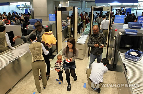  韓國仁川國際機場安檢口 (來源:韓聯社)